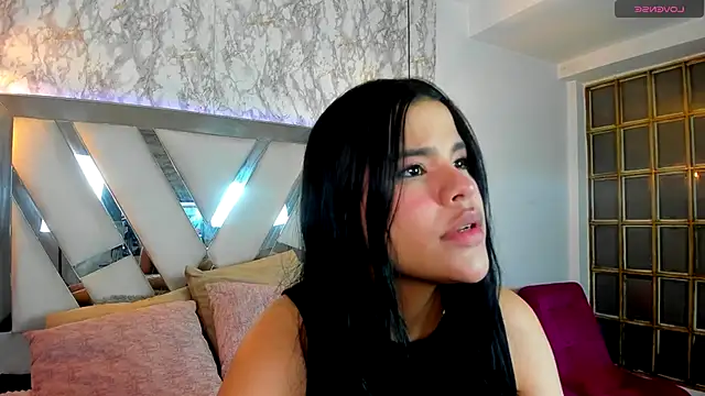 Snapshot of Aisha_poweer chatting on November 14, 2:10 am Aisha poweer online show from November 14, 2:10 am
