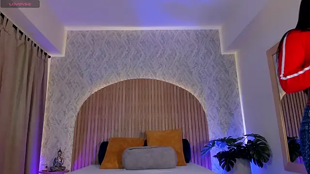 dana hazze online show from February 28, 8:21 pm