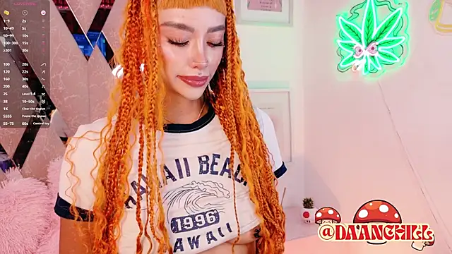 ScarlettRusso1 online show from April 3, 10:13 am