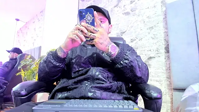 Snapshot of natevillage chatting on October 8, 12:19 am natevillage online show from October 8, 12:19 am