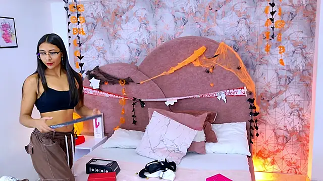 Snapshot of RavenGloomy chatting on October 24, 7:43 pm RavenGloomy online show from October 24, 7:43 pm