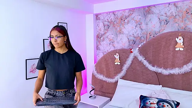 Snapshot of RavenGloomy chatting on November 25, 7:36 pm RavenGloomy online show from November 25, 7:36 pm