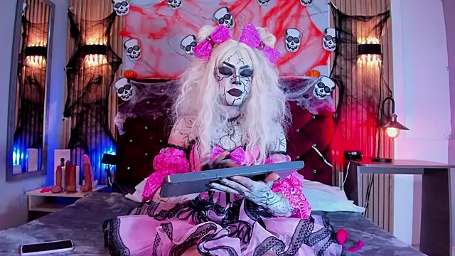 Snapshot of Megan_Rodriguez chatting on October 15, 7:14 pm Megan Rodriguez online show from October 15, 7:14 pm