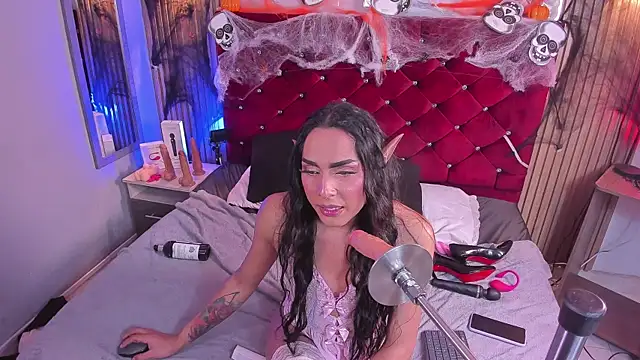 Snapshot of Megan_Rodriguez chatting on October 28, 9:02 am Megan Rodriguez online show from October 28, 9:02 am