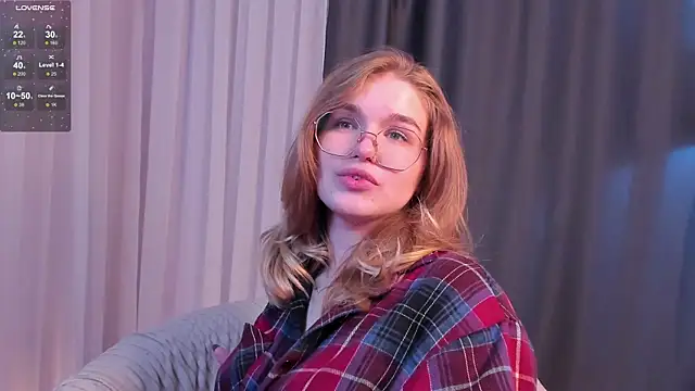 Snapshot of SophieMurrr chatting on October 14, 3:13 pm SophieMurrr online show from October 14, 3:13 pm