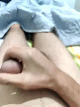 emrekzlk52 online show from October 2, 8:38 pm