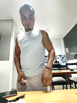 Snapshot of SanChacal5694 chatting on September 10, 11:05 pm SanChacal5694 online show from September 10, 11:05 pm