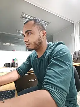 Snapshot of SanChacal5694 chatting on December 1, 10:26 pm SanChacal5694 online show from December 1, 10:26 pm