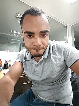 Snapshot of SanChacal5694 chatting on December 2, 10:38 pm SanChacal5694 online show from December 2, 10:38 pm