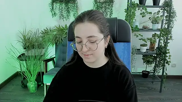 Snapshot of VirtuallVoyant chatting on January 7, 6:49 am VirtuallVoyant online show from January 7, 6:49 am