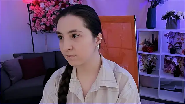 Snapshot of VirtuallVoyant chatting on February 5, 7:24 am VirtuallVoyant online show from February 5, 7:24 am