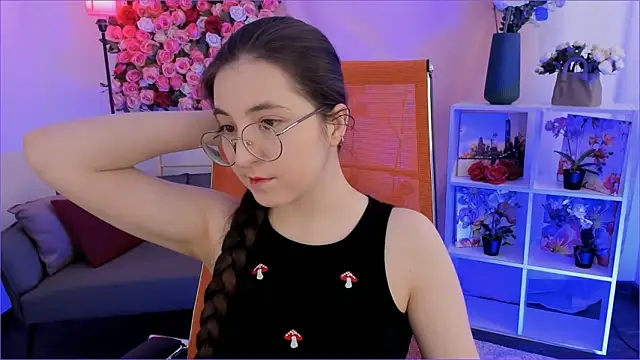 Snapshot of VirtuallVoyant chatting on February 10, 6:39 am VirtuallVoyant online show from February 10, 6:39 am