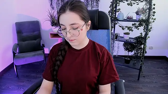 Snapshot of VirtuallVoyant chatting on February 13, 7:37 am VirtuallVoyant online show from February 13, 7:37 am