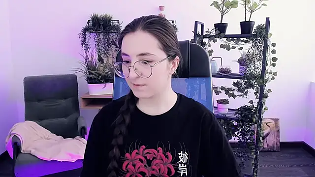 Snapshot of VirtuallVoyant chatting on February 23, 6:44 am VirtuallVoyant online show from February 23, 6:44 am