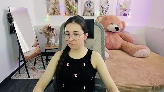 Snapshot of VirtuallVoyant chatting on February 24, 7:17 am VirtuallVoyant online show from February 24, 7:17 am