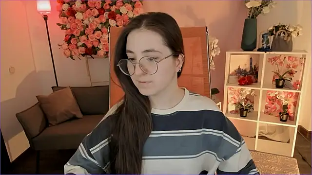 Snapshot of VirtuallVoyant chatting on February 25, 1:26 am VirtuallVoyant online show from February 25, 1:26 am