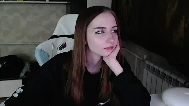 Cutti Crystal online show from February 24, 9:46 pm