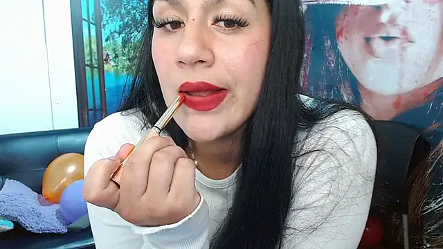 gigi gilt  online show from March 29, 4:40 pm