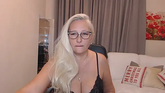 Snapshot of ValeriaSharm chatting on October 4, 11:41 am ValeriaSharm online show from October 4, 11:41 am