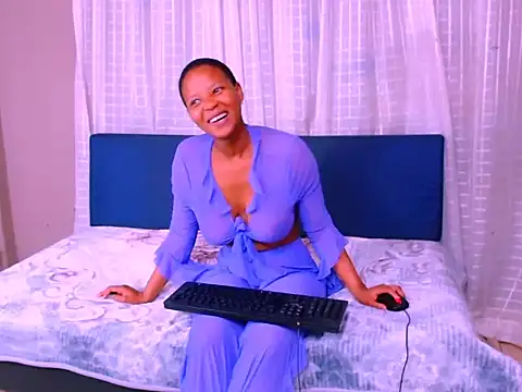 Snapshot of ebonypretty4u69 chatting on September 13, 5:40 am ebonypretty4u69 online show from September 13, 5:40 am