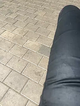 Snapshot of kamo012000 chatting on September 9, 9:20 am kamo012000 online show from September 9, 9:20 am