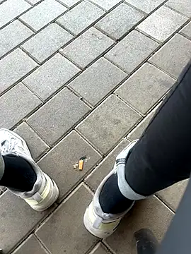 Snapshot of kamo012000 chatting on October 14, 10:05 am kamo012000 online show from October 14, 10:05 am