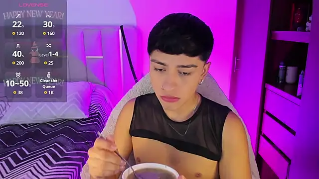 Matheewx m online show from March 5, 8:49 pm