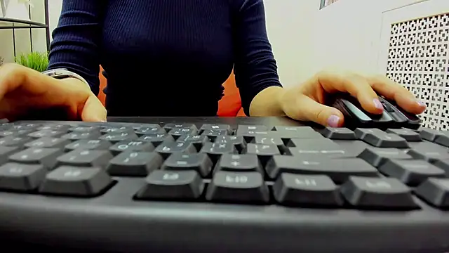 alison  kiss  online show from October 20, 1:39 am