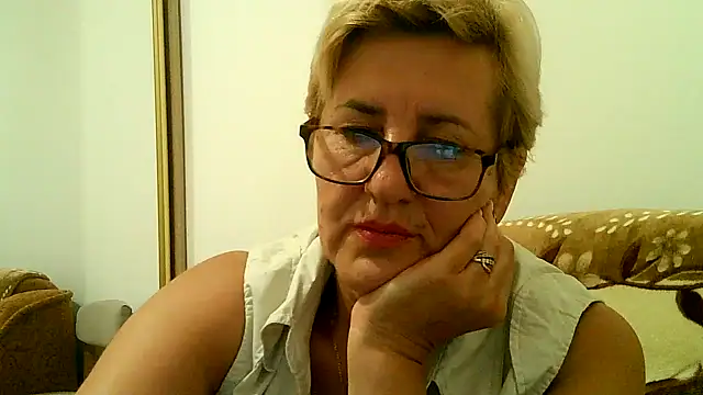 Snapshot of Dana4921 chatting on September 19, 5:02 pm Dana4921 online show from September 19, 5:02 pm