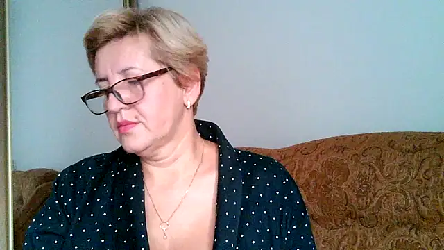 Snapshot of Dana4921 chatting on October 8, 3:31 pm Dana4921 online show from October 8, 3:31 pm