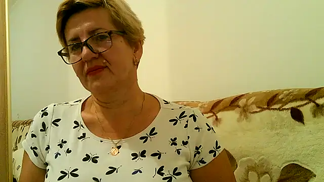 Snapshot of Dana4921 chatting on October 17, 5:04 pm Dana4921 online show from October 17, 5:04 pm