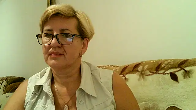 Snapshot of Dana4921 chatting on October 19, 3:34 pm Dana4921 online show from October 19, 3:34 pm