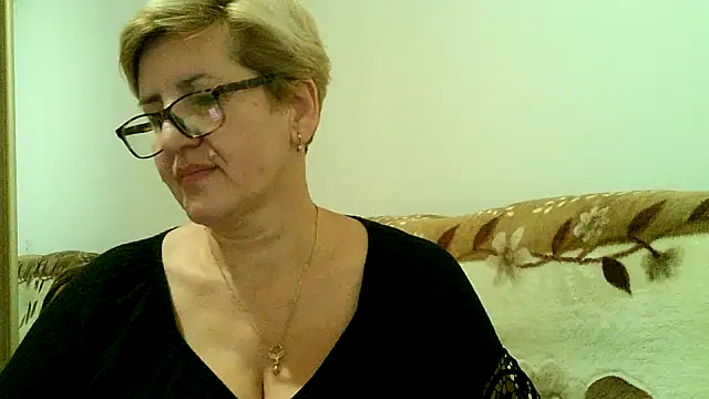 Snapshot of Dana4921 chatting on October 27, 6:45 pm Dana4921 online show from October 27, 6:45 pm