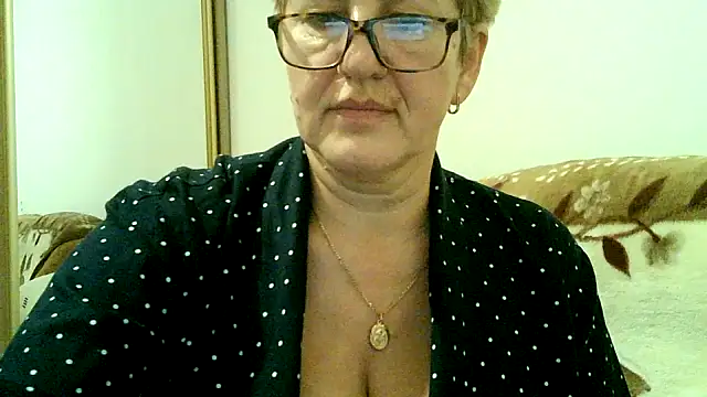 Snapshot of Dana4921 chatting on November 4, 5:01 pm Dana4921 online show from November 4, 5:01 pm