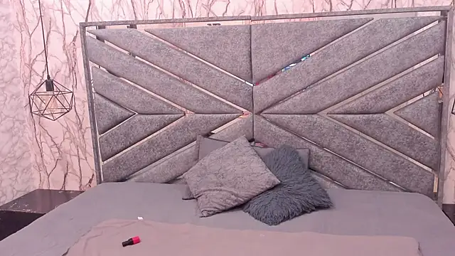 SASHA BROWNIE   online show from December 21, 7:54 pm