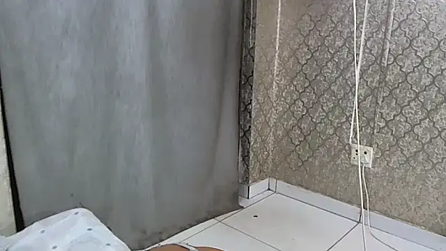 Snapshot of Mercy_Browny chatting on October 31, 12:22 am Mercy Browny online show from October 31, 12:22 am