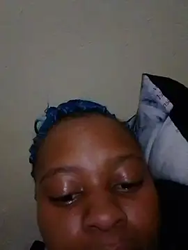 Snapshot of Mercy_Browny chatting on December 23, 12:08 am Mercy Browny online show from December 23, 12:08 am