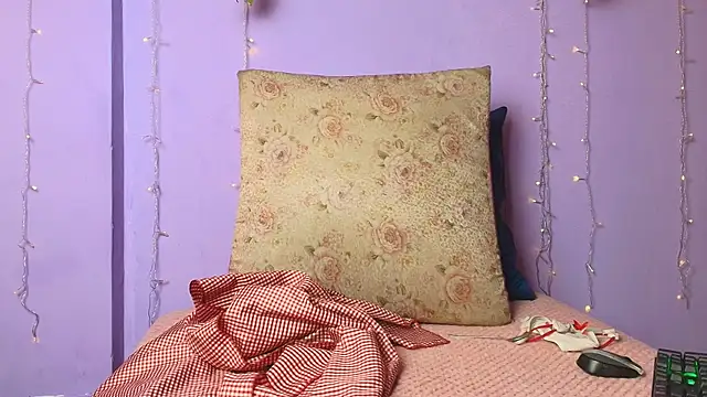 Dafne Mel online show from November 1, 12:51 pm