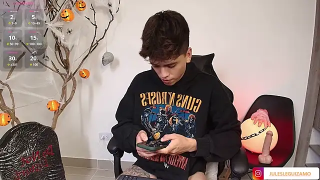 Snapshot of stev_austin_ chatting on October 8, 9:34 pm stev austin  online show from October 8, 9:34 pm