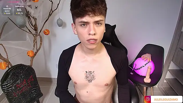 Snapshot of stev_austin_ chatting on October 9, 8:29 pm stev austin  online show from October 9, 8:29 pm