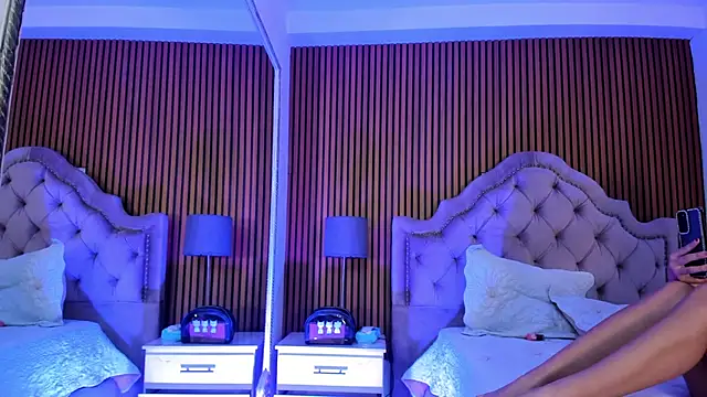 Snapshot of Starbutterflyy_ chatting on November 13, 4:11 am Starbutterflyy online show from November 13, 4:11 am