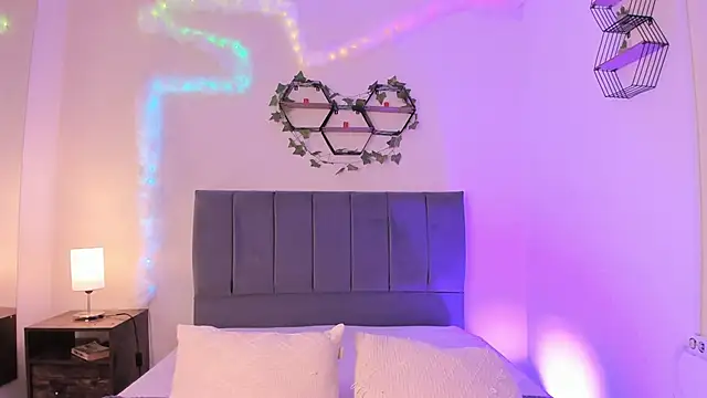 Snapshot of Ambar_gh1 chatting on December 15, 7:51 pm Ambar gh1 online show from December 15, 7:51 pm