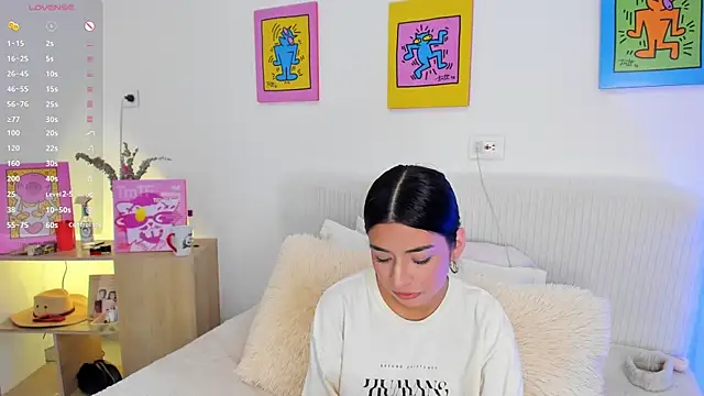 Snapshot of AprilAddams_ chatting on October 10, 9:03 pm AprilAddams online show from October 10, 9:03 pm