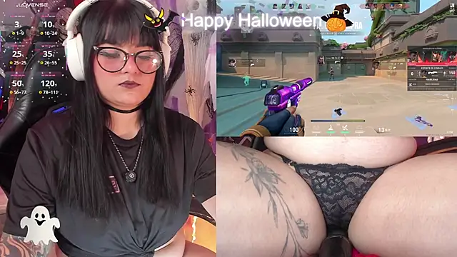 Snapshot of EternaAura chatting on October 30, 1:01 pm EternaAura online show from October 30, 1:01 pm