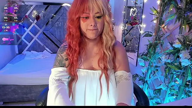 Snapshot of EternaAura chatting on January 10, 2:19 pm EternaAura online show from January 10, 2:19 pm