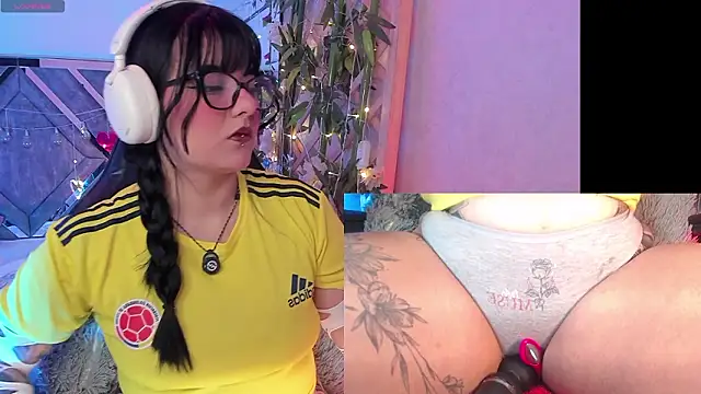 Snapshot of EternaAura chatting on January 14, 1:39 pm EternaAura online show from January 14, 1:39 pm