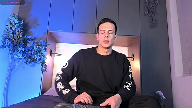 Dustin Sonne online show from November 25, 3:39 am