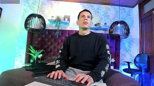 Dustin Sonne online show from April 22, 3:42 am