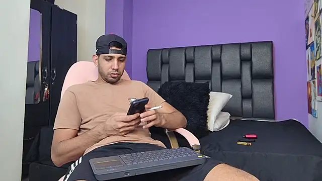 ashtoncooperr online show from September 27, 6:35 pm