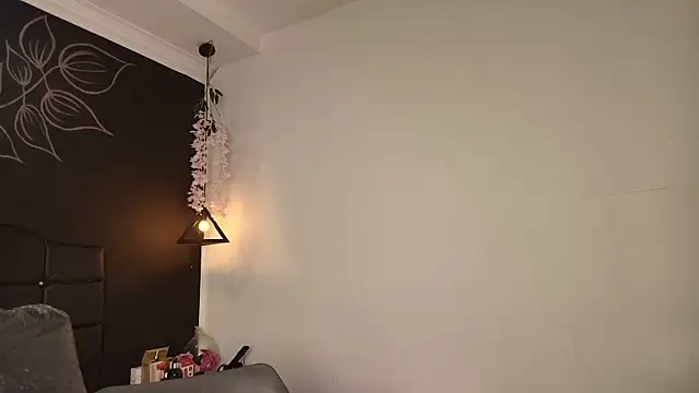 Snapshot of Aleecandrews chatting on November 18, 7:07 pm Aleecandrews online show from November 18, 7:07 pm